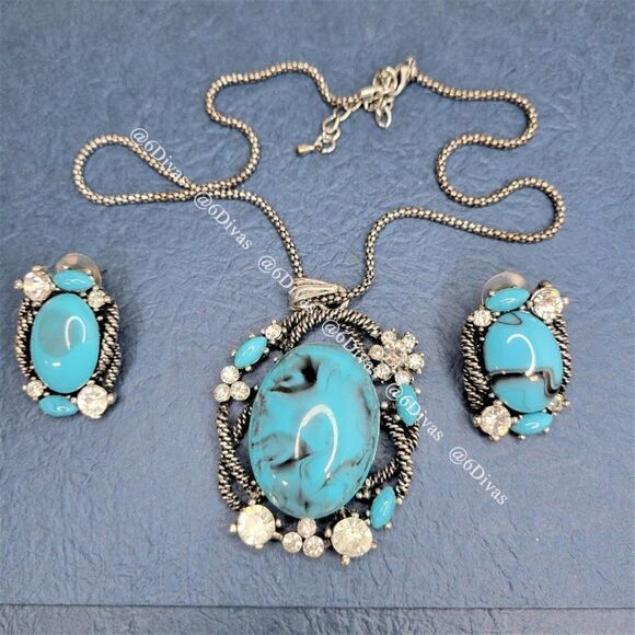 Oval Turquoise Color Pendant Necklace with Earrings - Picture 1 of 6